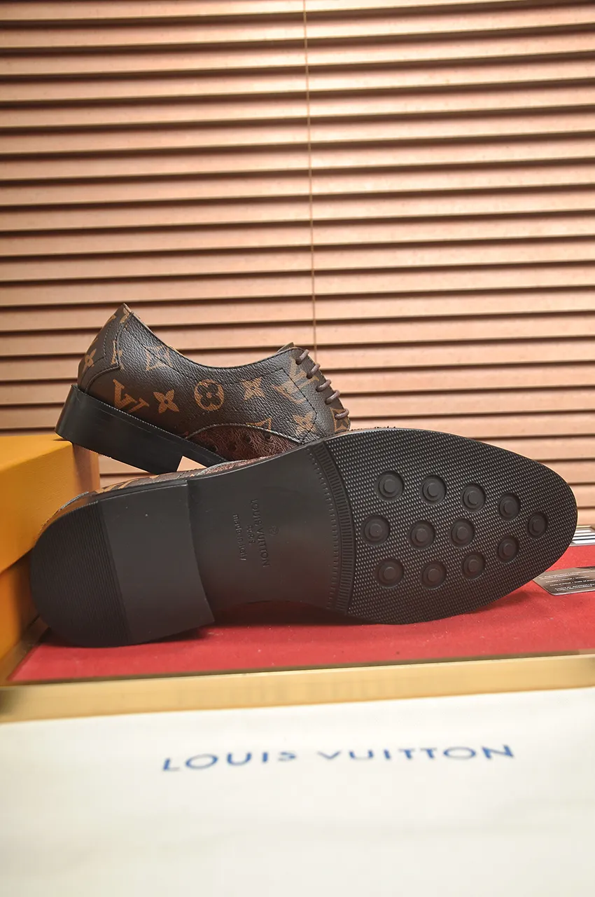 Men's men's shoes 💰500💶 [LV] (original single cowhide lining) 🍀LV's latest genuine leather business suit shoes are launched simultaneously on the official website. The first-layer cowhide imported from Italy is made of heavy gold, 💥official website 1:1 rubber outsole. Versatile to wear, high-end without losing class, and the color combination is extraordinary. This four-season style is alluring when worn on your feet, showing off your big-name flair. Standard code 38-45 (45 customized)